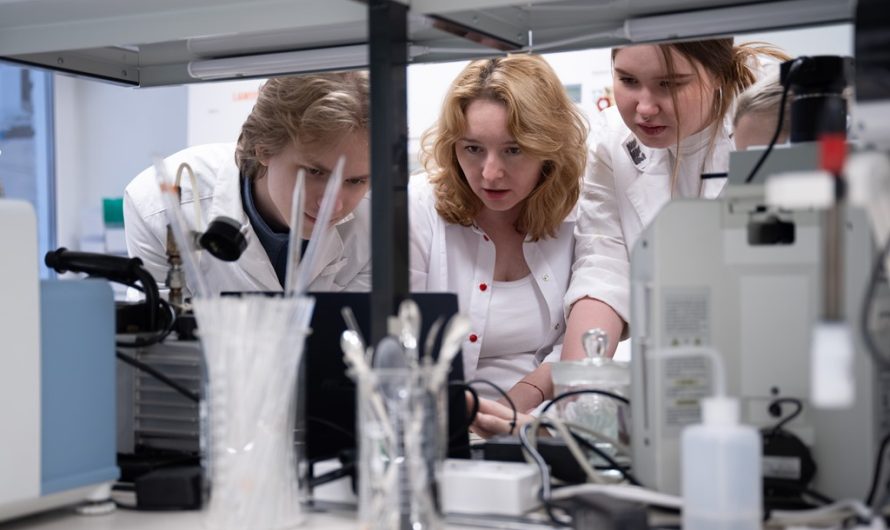 Новая лаборатория ТГУ ищет пути защиты человечества от супербактерий